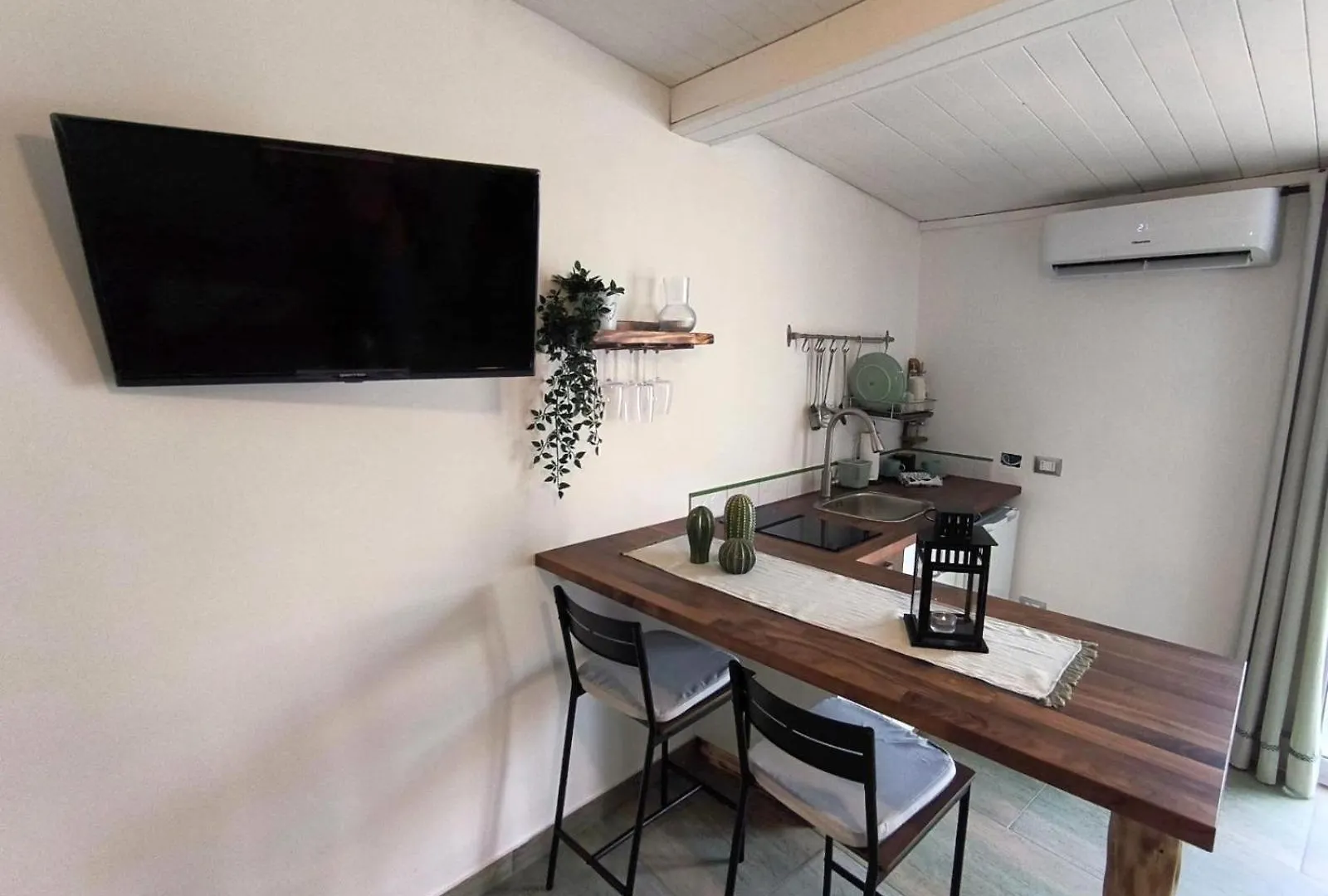 Casa Vacanze Green House Terrasini 0*,  Italy
