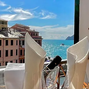 Piazza Grande Sea View Apartment Vernazza